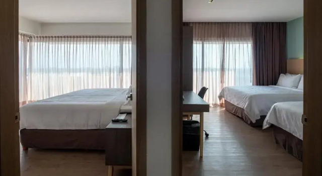 Четырёхместный люкс с 2 комнатами Staybridge Suites Villahermosa  by IHG