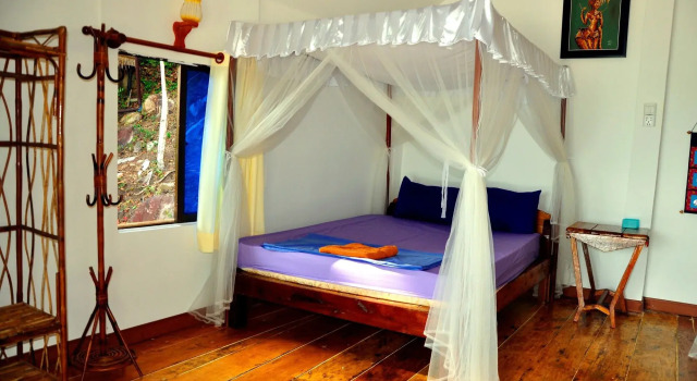 White Beach Bungalows