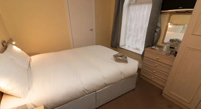 The Starlux Hotel, Забронировать Отель Отели Блэкпул 3 звезды, рядом с Конференц-центр Winter Gardens, 3*