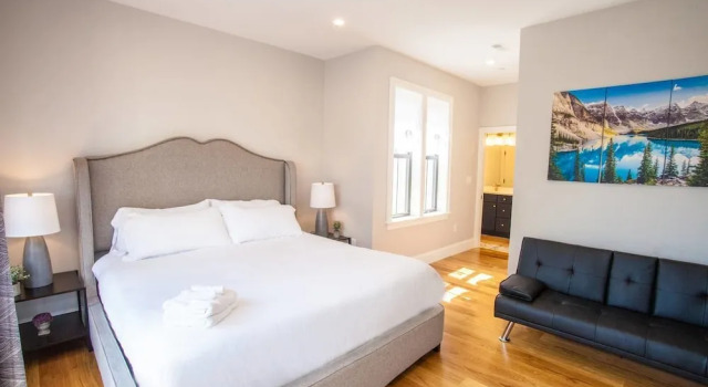 Luxury Condo 4 Bed 2 Bath Downtown Boston Sleeps 8