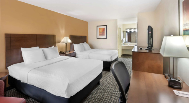 Четырёхместный номер Standard Best Western Snyder Inn