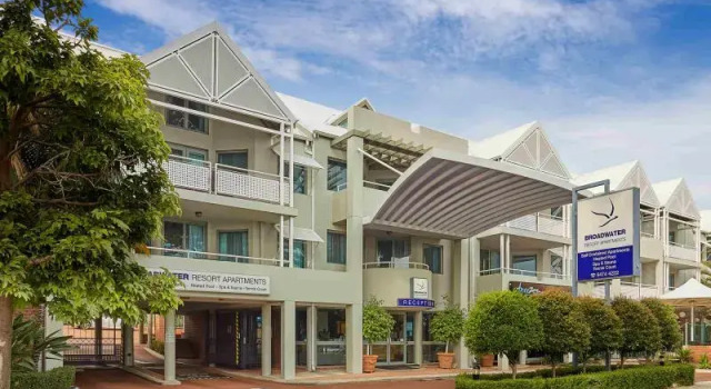 Апартаменты Broadwater Resort Como