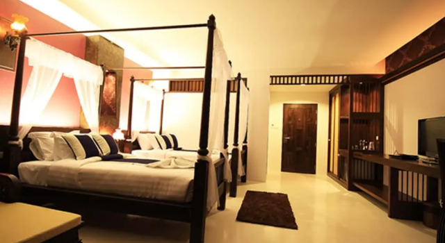 Двухместный номер Deluxe с балконом Dee Andaman Hotel