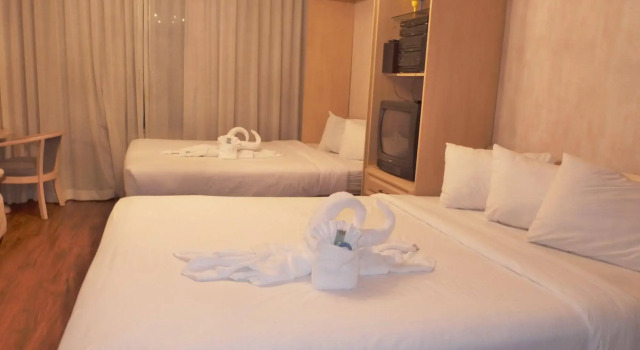 Ocean Front Casablanca Studios with FULL KITCHENS & Beach access By BL Rentals