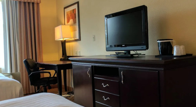 Люкс c 1 комнатой Country Inn & Suites by Radisson, Tallahassee-University Area, FL