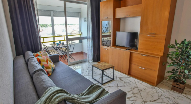 Apartment with balcony, airco & 3 min. from beach
