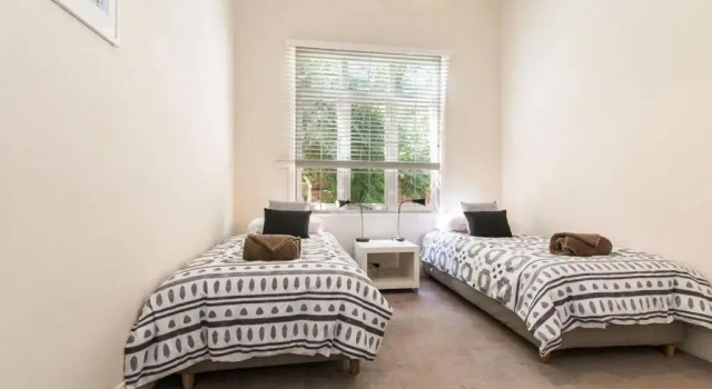 Hunter · Close to Smith St Courtyard + Parking