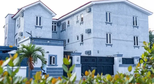 Dyke Suites And Apartments
