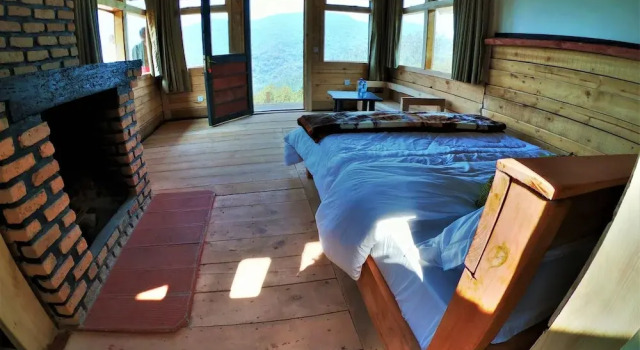 Двухместный номер Standard с балконом и с видом на горы Nyungwe Nziza Ecolodge