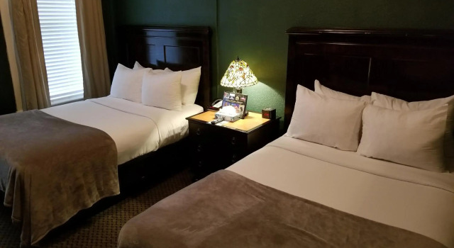 Basin Park Hotel and Spa, Забронировать Курортный отель Отели в центре Юрика-Спрингса с завтраком, отели в центре Юрика-Спрингса с завтраком