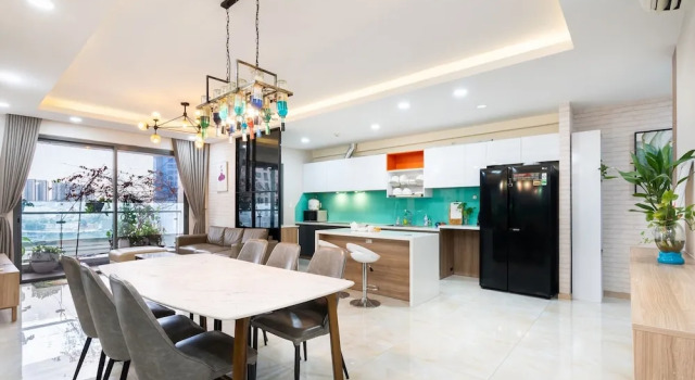 Семейные апартаменты с балконом 3BRs Luxury Apartment Cityview