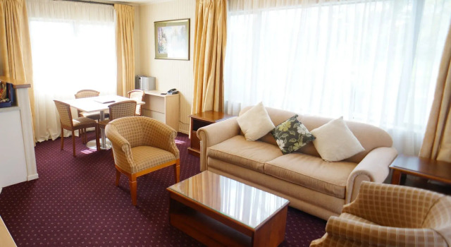 Cornwall Park Motor Inn