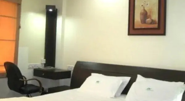Lotus Suites, Забронировать Отель Бизнес-отели штата Карнатаки, 4* 5*
