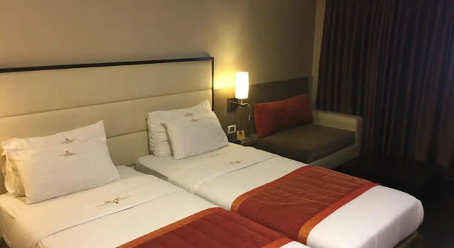 Hotel Landmark Annexe, Забронировать Отель Отели Мумбай с парковкой, рядом с Рынок Crawford, Парковка