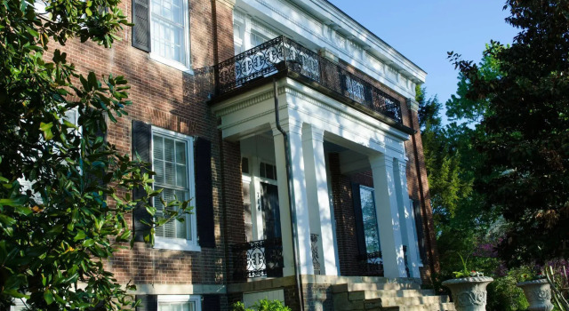 Bourbon Manor Bed & Breakfast Inn, Забронировать Отель «постель и завтрак» Отели Бардстаун 5 звезд, рядом с Bardstown Art Gallery, 5*