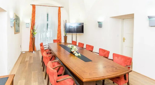 Zámek Křtiny, Reserva ahora Hotel Křtiny Karst de Moravia