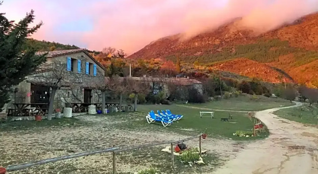 Gîte de Vénascle, Забронировать Отель Мустье-Сент-Мари Сент-Круа