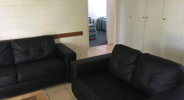 Апартаменты с 2 комнатами Oasis Inn Apartments
