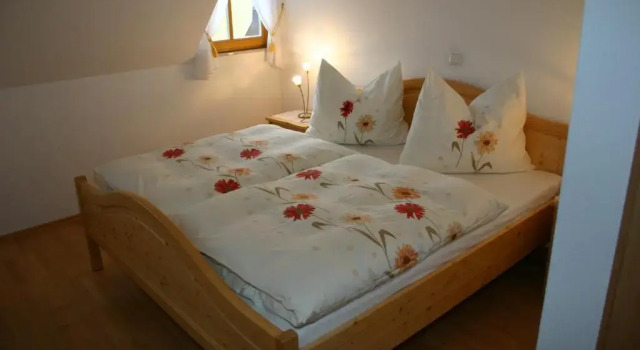 Apfelhof Flieder, Rezerwuj Hotel Kukmirn 