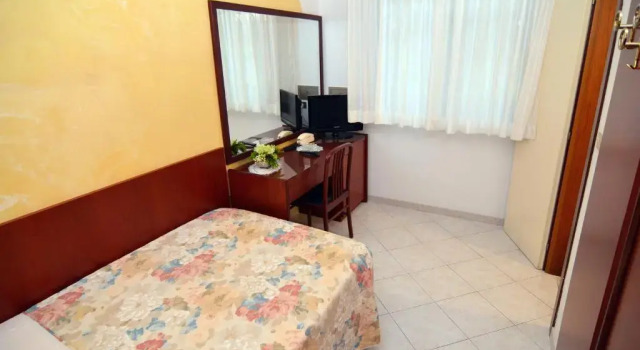 Одноместный номер Standard Hotel Adele