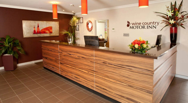 Wine Country Motor Inn, Забронировать Мини-отель Бизнес-отели Hunter Valley, 4* 5*