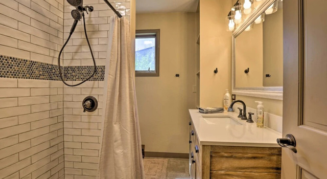 Апартаменты Townhome w/ Club Access on Shuttle Stop