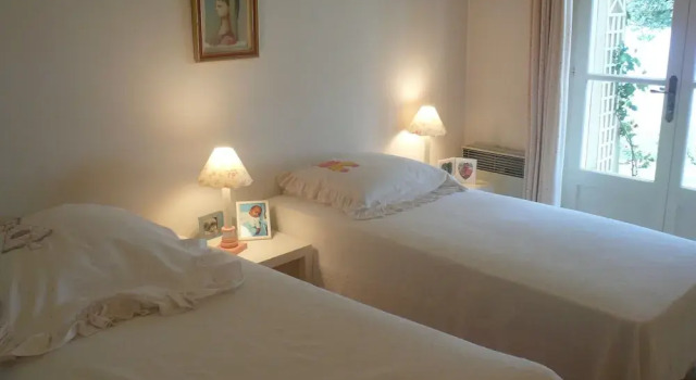 Sunny holiday home in Provence with pool, Prenota Hotel Seguret Valchiusa