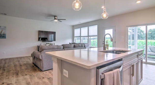 Апартаменты с 3 комнатами 4 Mi to Bethany Beach: Townhome w/ Screened Porch