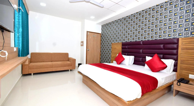 Hotel Millennium, Rezerwuj Hotel Sātej Gujarat