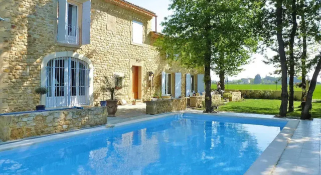 Апартаменты Apartment in Caderousse With Pool