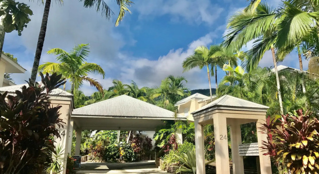 Вилла The Villas Palm Cove-PRIVATE POOL in each villa