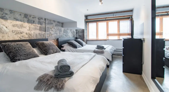 1821 Industrial Loft in Old Port by Nuage, Rezervasyon Daire Montreal otoparklı oteller, Habitat 67 yakınında, Otopark