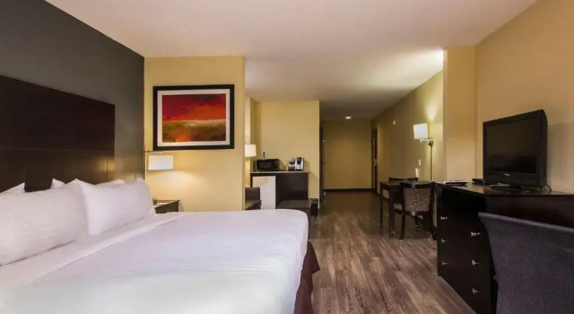 Люкс с балконом Holiday Inn Express Hotel & Suites Solana Beach-Del Mar by IHG