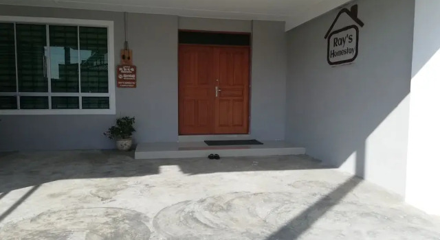 Ray'S Homestay, Rezerwuj Hotel Hotele w Sarawak z parkingiem, Parking