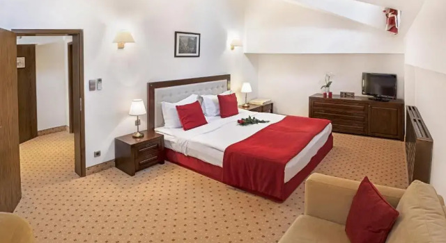 Hotel Yastrebets Wellness & Spa, Buchen Sie Resort SPA-Hotels in Borowez, SPA