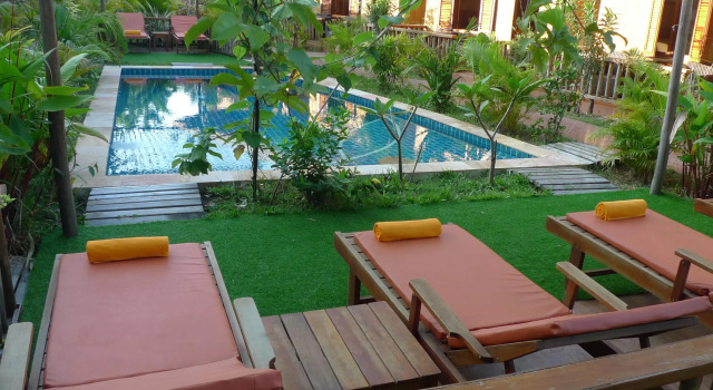 Кровать в общем номере Sok Sabay Resort