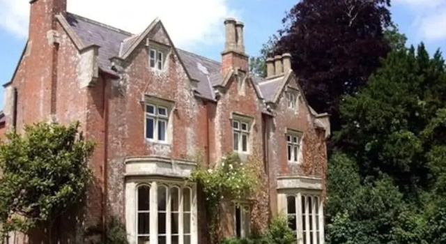Dilton Court Farm B&B, Забронировать Фермерский дом Уэстбери Уилтшир