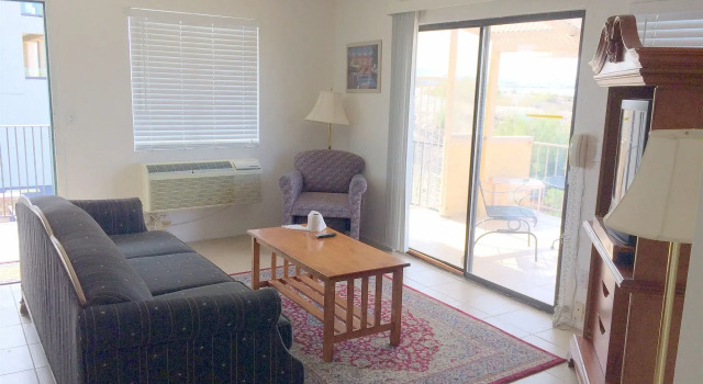 Windsor Inn Lake Havasu City, Забронировать Мотель Отели Лейк-Хавасу-Сити с парковкой, рядом с Psychic Advisor, Парковка