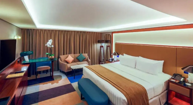 Двухместный номер Captain's с балконом Queen Elizabeth 2 Hotel