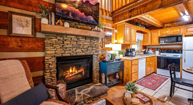 Hot Tub Pool Table Fireplace Views Relax