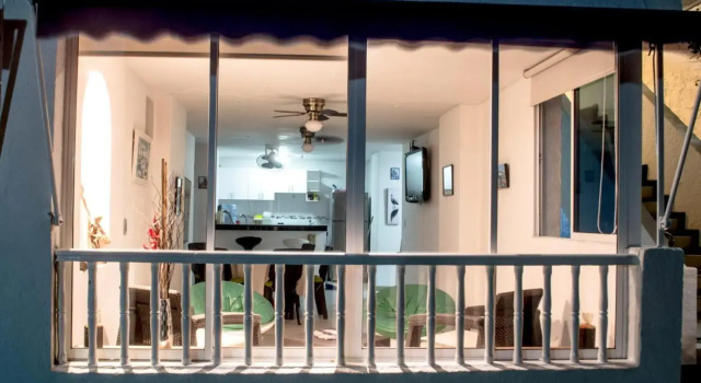 Apartamento con playa privada y piscina