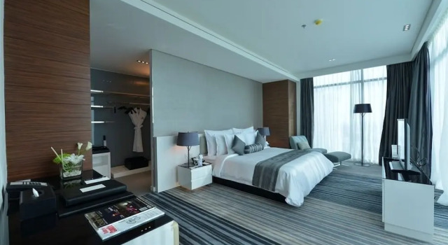 Люкс Ambassador Ramee Grand Hotel And Spa