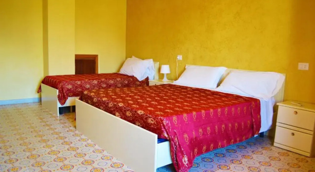 Трёхместный номер Standard с балконом Hotel Costa Jonica