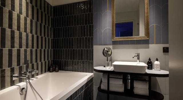Номер Premium с видом на внутренний двор Hotel L de Lutece - Notre-Dame