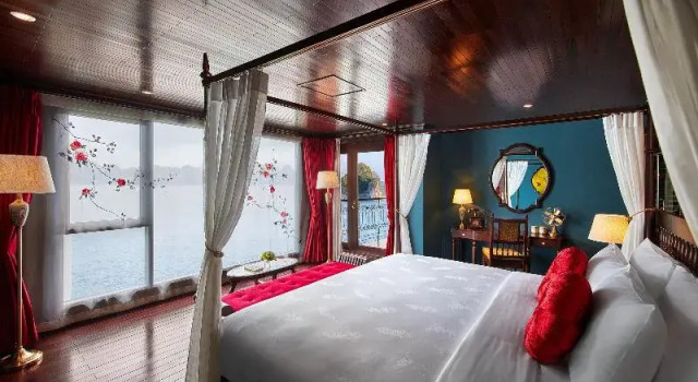 Люкс с балконом и с частичным видом на море Indochine Premium Halong Bay