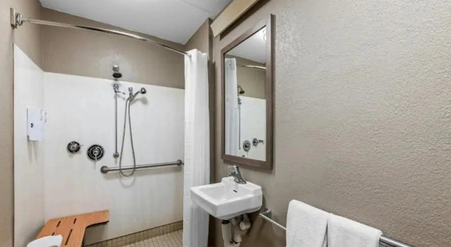 Двухместный номер Superior Comfort Inn Biltmore West