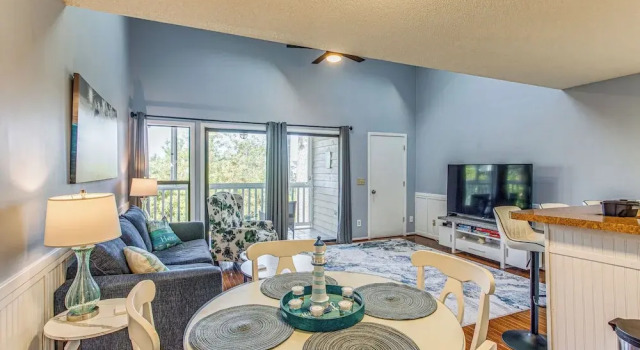 Golf, Gamble & Deep-sea Fish: Little River Condo