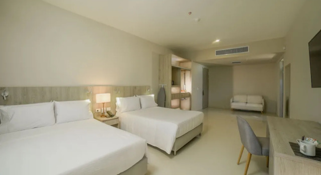 Трёхместный номер Standard Hotel Dorado Plaza Alto Prado