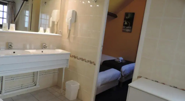 Семейный номер Standard Hôtel Le Chantilly Deauville