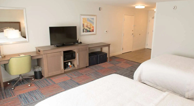Четырёхместный номер Standard Hampton Inn & Suites Bay City